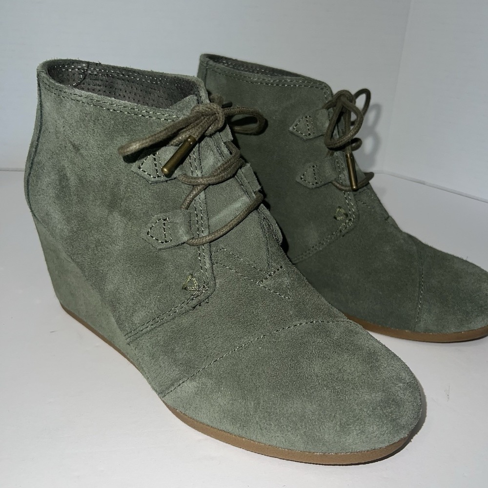 TOMS Womens Kala Wedged Heel Boot - Olive‎ EUC Size US 8